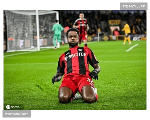 迪马济奥:亚特兰大求购穆尼斯遭拒 富勒姆宣布其为非卖品 迪马济奥:亚特兰大求购穆尼斯遭拒 富勒姆宣布其为非卖品